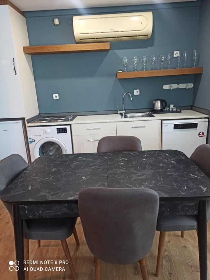 Dry Suits Apartment Истанбул Екстериор снимка